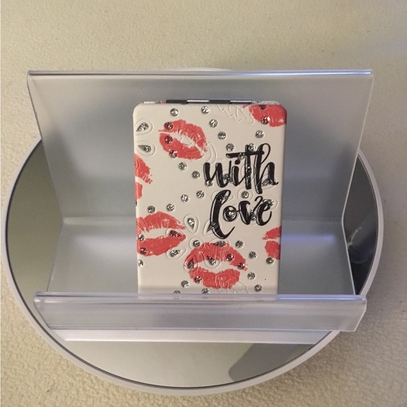 Compact Mirror 2 for $10 - Picture 4 of 5